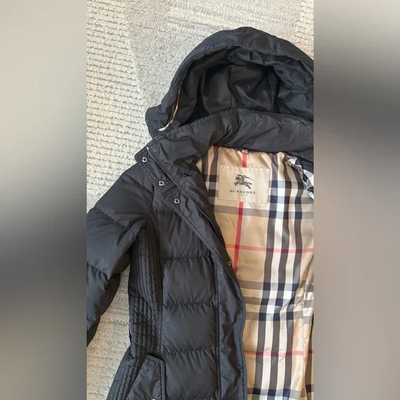 Burberry Black Winter Puffer Jacket XS removable hood - Picture 6 of 9